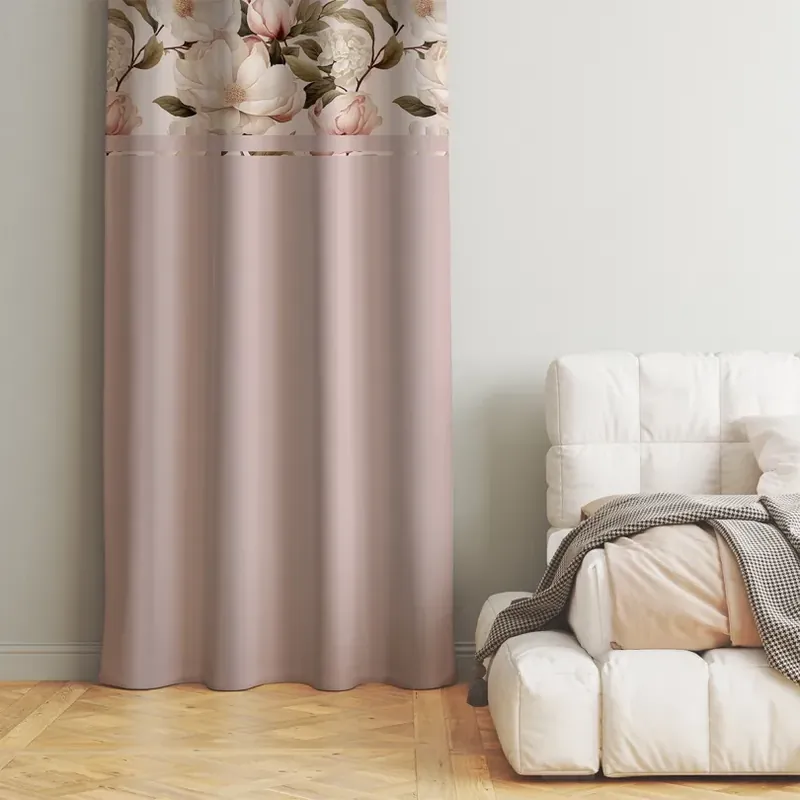 Ofertă online - Perdea decorativă în roz pudră cu model delicat de bujori