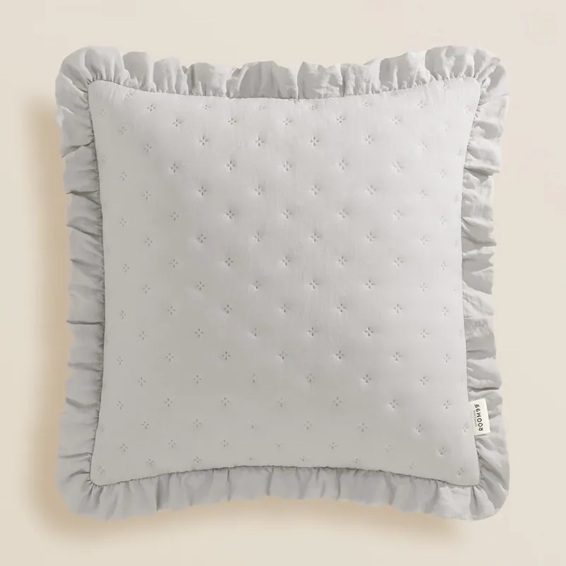 Produs popular | Față de pernă romantică MOLLY în gri deschis 45 x 45 cm