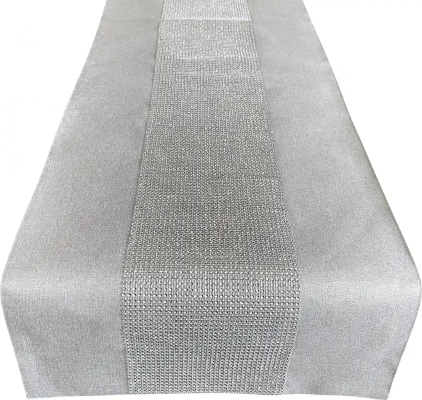 Față de masă elegantă din argint decorată cu zirconiu cubic - Ofertă avantajoasă
