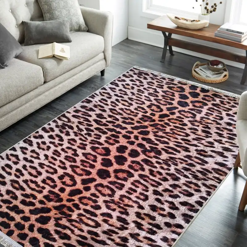 Preț de fabrică | Covor cu model leopard atemporal