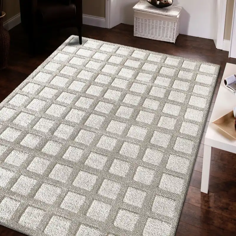 Noutate în catalog | Covor SERENITY în bej cu model geometric