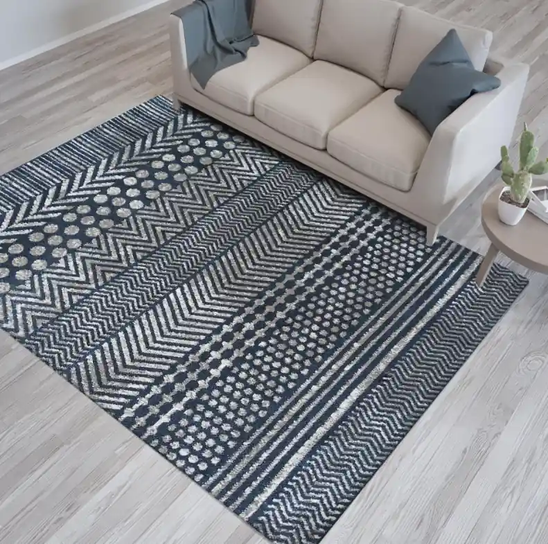 Covor de designer cu modele subtile | Noutate în ofertă
