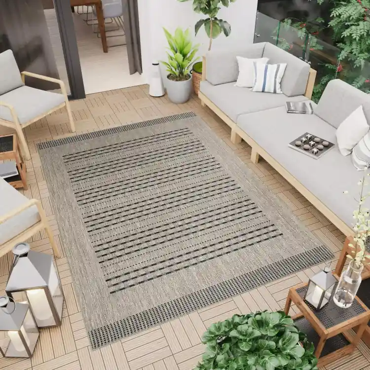 Noutate în gamă | Covor din catifea reiată maro cu model