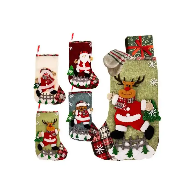 Ofertă pentru o perioadă limitată - Șosete decorative de Crăciun - 4 buc.