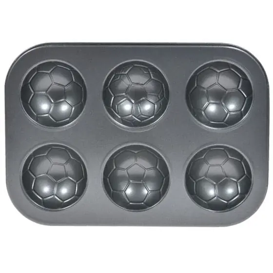 Preț de ofertă - Tava pentru briose cu 6 compartimente, model minge de fotbal,26.5x18.5 cm - OEM
