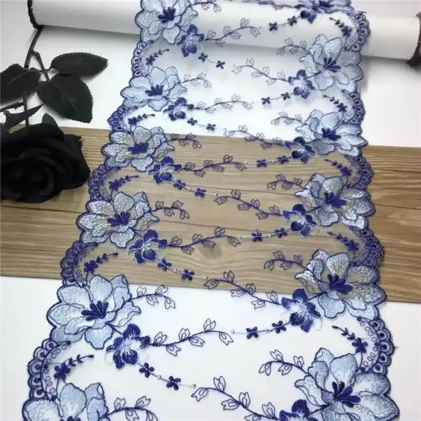 Dantelă brodată din plasă 22 x 91 cm Dantelă din poliester albastră cu motiv floral Material decorativ pentru cusut îmbrăcăminte decorațiuni DIY - Direct din fabrică