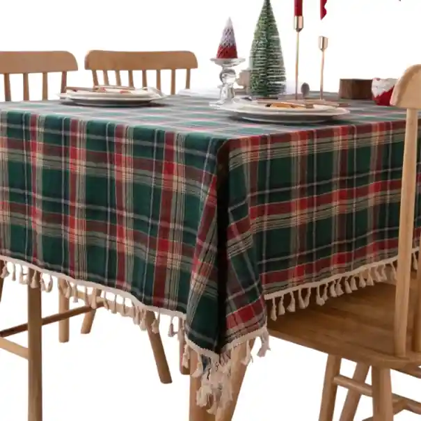 Decorațiune de Crăciun cu carouri verzi cu ciucuri, față de masă colorată țesută pentru decorarea mesei la petreceri de acasă, dimensiune 140x260 cm - Selecție de top