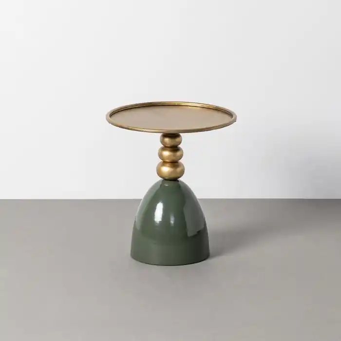 Masă laterală rotundă din metal verde lucios cu blat tip tavă auriu și bază decorativă 40 x 40 x 47 cm - Ofertă specială