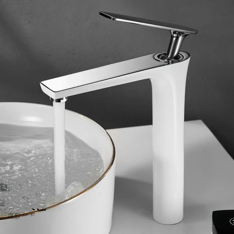 Disponibil acum - Baterie lavoar Nordic White, design modern, din alama, inalta, alb - Baterii baie > Baterii lavoar