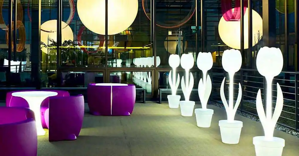 Selecție premium - Decor de mobilier luminos pentru design interior, 2 bucăți - Lalea de Myyour