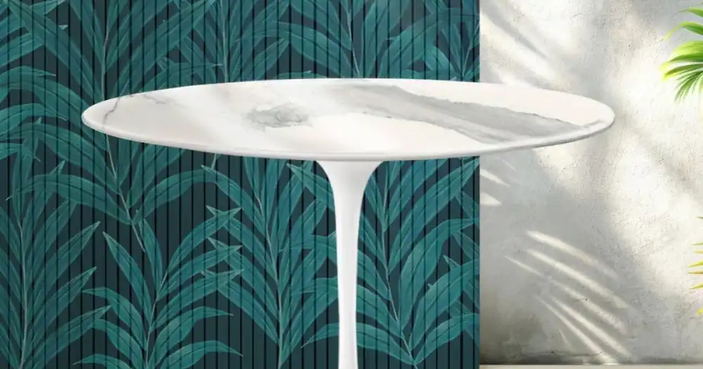 Ofertă limitată - Masa Tulip Saarinen H 74 cm din ceramica Florim Statuario Lucido - Scarlet